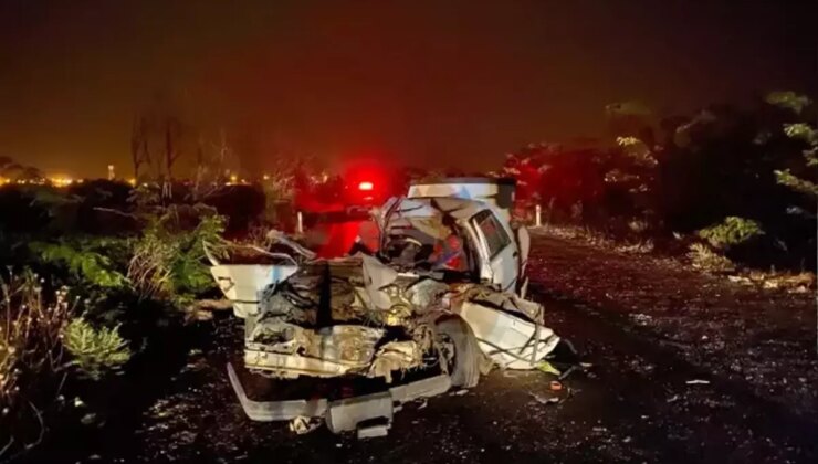 Adana’da otomobil ile kamyonet çarpıştı! 3 kişi yaralandı