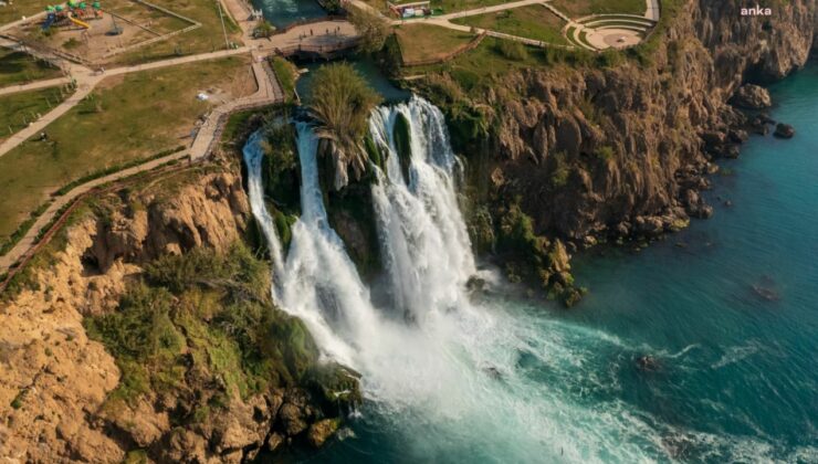 Antalya'ya dün 104 bin 359 turist giriş yaptı