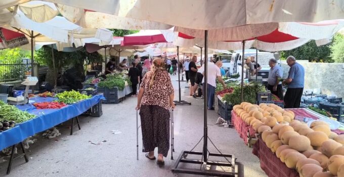 Bakan Şimşek'e pazardan çağrı: Enflasyon düştüyse gel sokağa bir gez bakalım