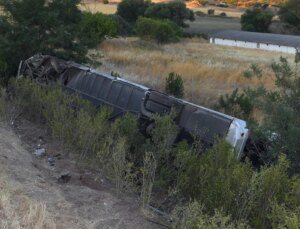 Balıkesir’de yolcu otobüsü şarampole devrildi: 27 yaralı
