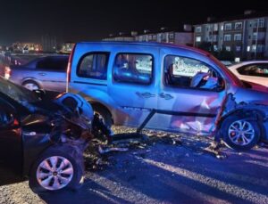 Bitlis’te trafik kazası: 7’si çocuk 13 yaralı