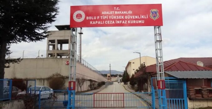 Cezaevinde koğuş arkadaşını bıçaklayarak öldürdü