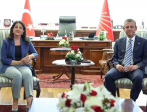 DEM Parti’den CHP’ye ziyaret: Farklı beklentiler olduğu için komisyon meselesini daha detaylı tartıştık