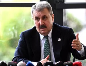 Destici: PKK’nın uzantılarıyla birlikte DEM Parti de kendini feshedecek