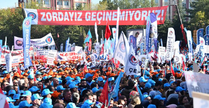 Gemileri yaktık geri dönüş yok. İşçi greve çıkıyor