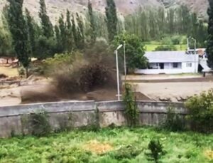 Kars’ta köyleri sel ve heyelan vurdu