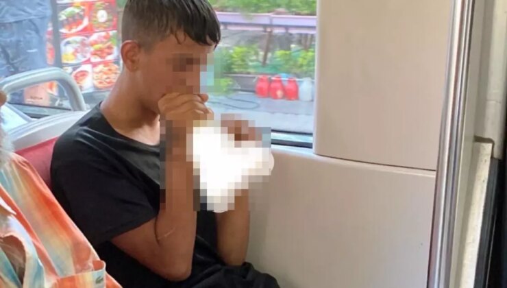 Kimseye aldırmadan zehrini soludu, yolcular da bir şey diyemedi