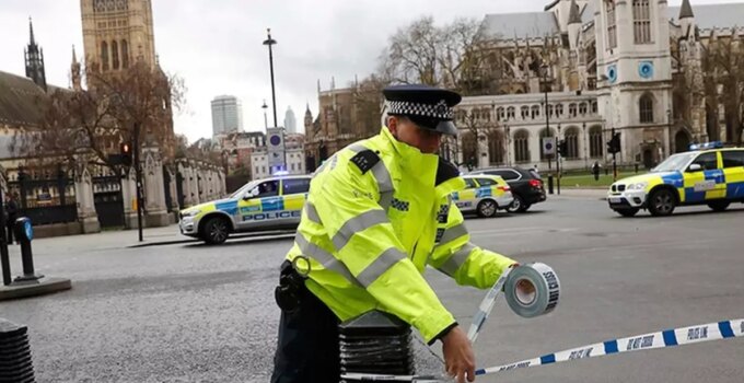Londra’da bıçaklı saldırı! 2 ölü, 1 yaralı