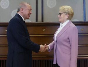 Meral Akşener’in sarı saçlı halini unutun! Yine imaj değiştirdi