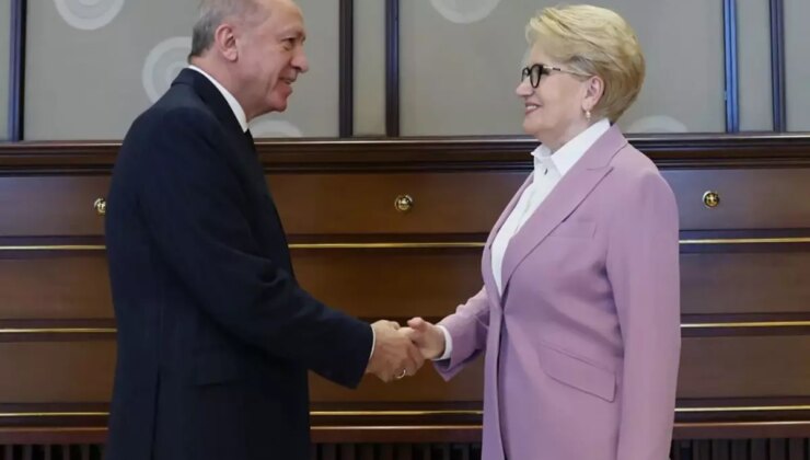 Meral Akşener’in sarı saçlı halini unutun! Yine imaj değiştirdi