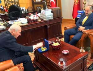 MHP’ye mi geçiyor? Mehmet Kasım Gülpınar’dan Bahçeli’ye sürpriz ziyaret