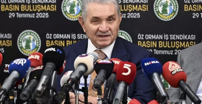 Ormanlar yangınları sürerken sendika greve hazırlanıyor