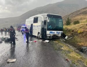 Sivas’ta yolcu otobüsü devrildi! 3 kişi öldü, 24 kişi yaralandı