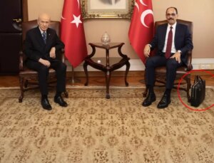 Yakın korumalarına bile emanet etmiyor! İşte İbrahim Kalın’ın yanından ayırmadığı çantanın sırrı