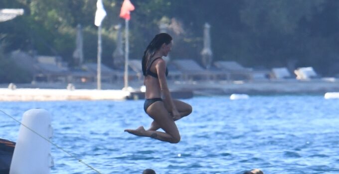Yasemin Özilhan’ın tekne  keyfi