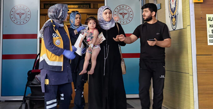 2 yaşındaki bebek evde bulduğu fare zehrini yedi… Hastaneye kaldırıldı