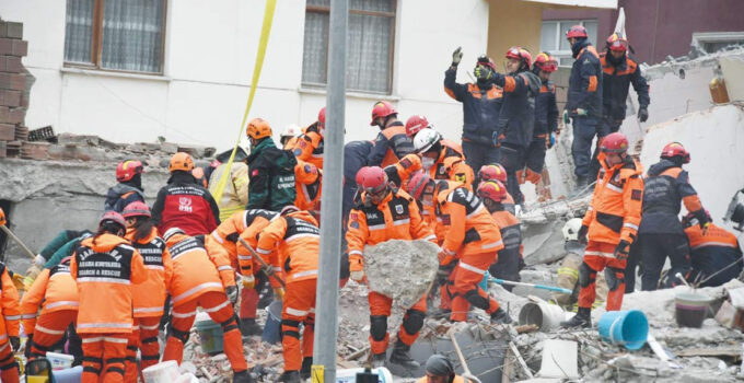 21 kişiye mezar olmuştu… Yeşilyurt Apartmanı’nı ihmal yıkmış