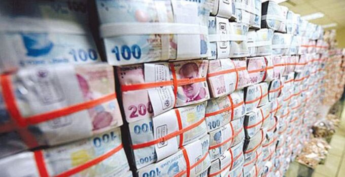 500 bin lirası olan bankaya atıp ayda 1 emekli maaşı kazanıyor