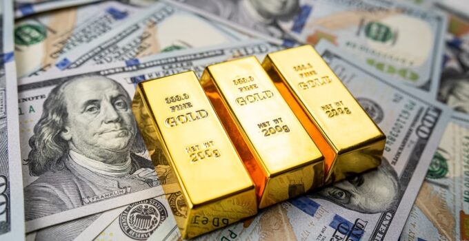 ABD verisi piyasaları hareketlendirdi: Altın uçtu, dolar düştü