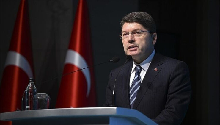 Adalet Bakanı Tunç’tan İstanbul Boğazı’ndaki geçit törenine ilişkin paylaşım
