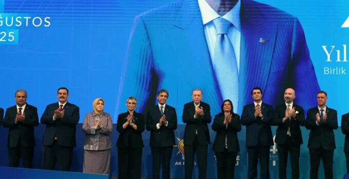 AK Parti’ye geçen belediye başkanının ilk icraatı bu oldu