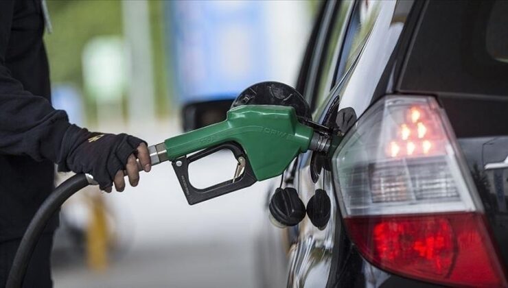 Akaryakıtta fren patladı: Motorin ve benzine bu gece zam geliyor