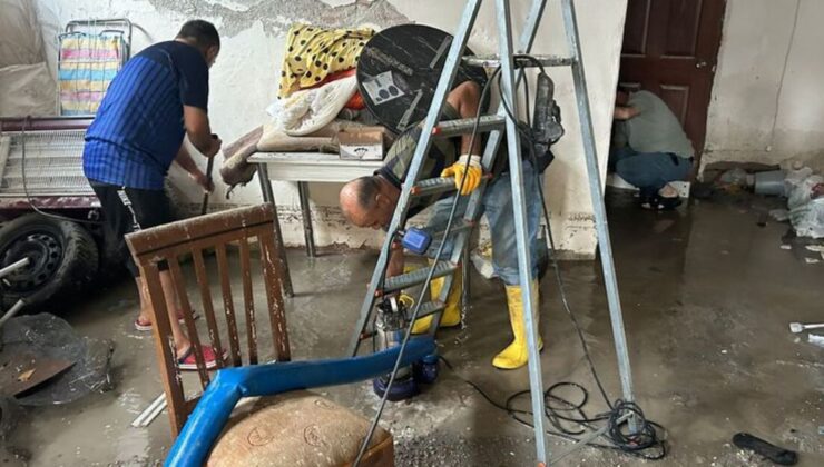 Ankara’da sağanak sonrası tahliye çalışması