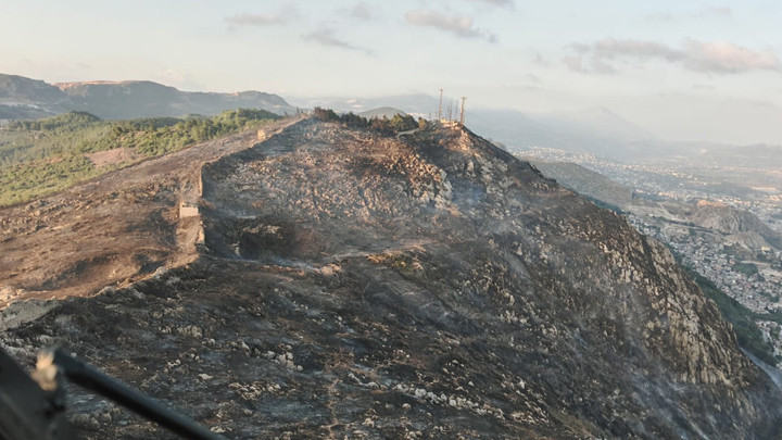 Antakya’daki orman yangını 16 saat sonra kontrol altında