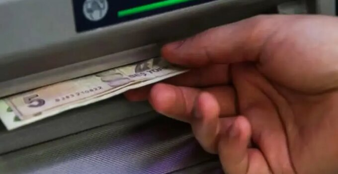 ATM’de parası sıkışanlar dikkat! Dolandırıcıların yeni yöntemi "pes" dedirtti