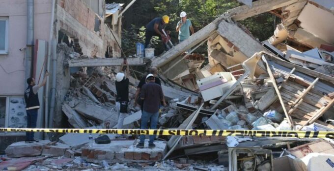 Balıkesir depreminde bir kişi tutuklandı, bir kişi serbest bırakıldı