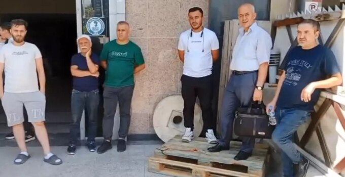 Çalışanları izne çıkaran patron kardeşler fabrikayı boşaltıp ortadan kayboldu