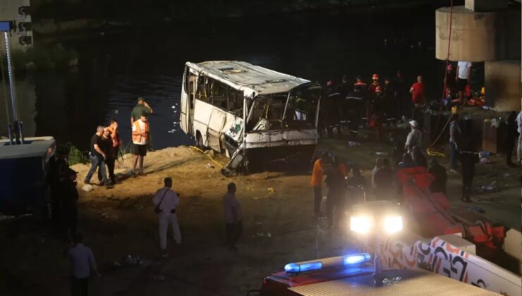 Cezayir’de otobüs dere yatağına uçtu, 18 kişi boğularak can verdi! Ulusal yas ilan edildi