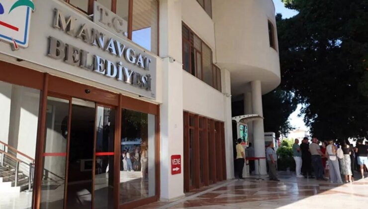 CHP’li Manavgat Belediye Başkan Yardımcısı Gülsüm Özer istifa etti
