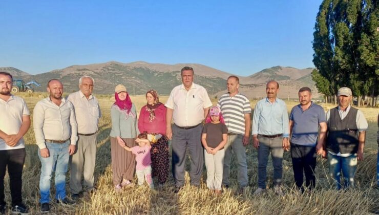 Çiftçiler dert yandı: Ayağıma sıfır ayakkabı almadım, oğlanın gönderdiğini giyiyorum