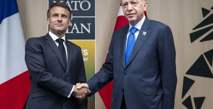Cumhurbaşkanı Erdoğan, Macron ile görüştü
