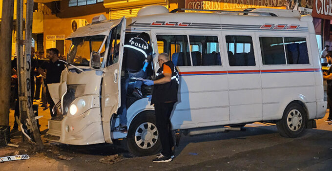Dolmuş şoförü, direksiyon başında uğradığı silahlı saldırıda öldü