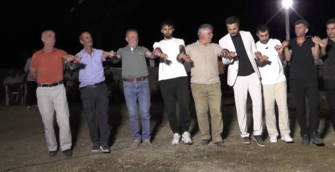 Düğünde halay başı kalp krizi geçirdi