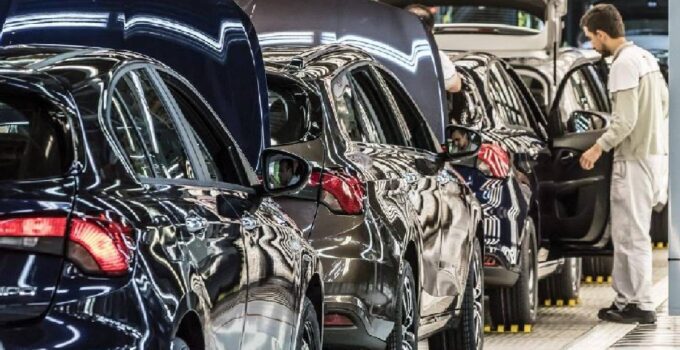 Dünyanın en güvenli araçları açıklandı: Ne Mercedes ne de Volkswagen liderliği o marka kaptı