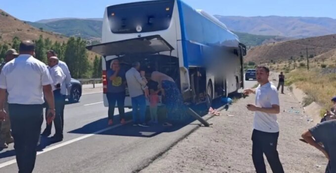 Erzincan’da yolcu otobüsü kaza yaptı! 1 ölü, 4 yaralı