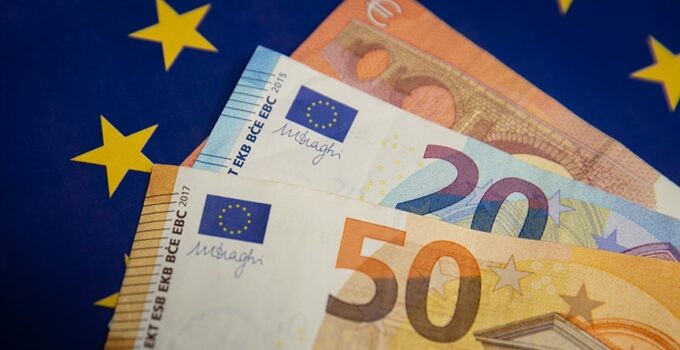 Euro Bölgesi'nde şirket faaliyetleri ağustosta yükseldi