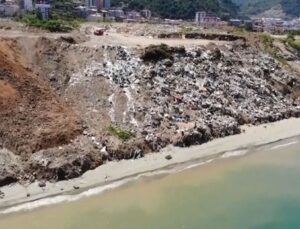Giresun’da Karadeniz’in kıyısındaki çöplük, ekosistemi tehdit ediyor
