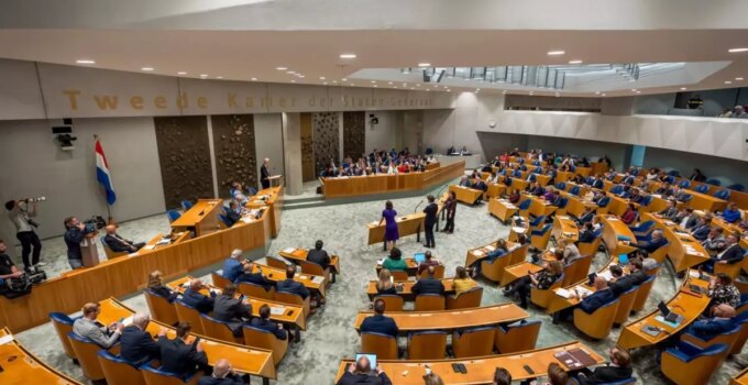 Hollanda’da geçici hükümette ‘İsrail’e yaptırım’ krizi: 9 bakan birden istifa etti