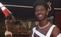 İç çamaşırıyla yolda yürüyen şarkıcı Lil Nas X hastaneye kaldırıldı