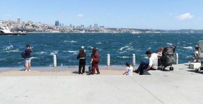 İstanbul için fırtına uyarısı! Gülhane Parkı kapatıldı