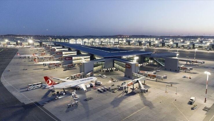 İstanbul ve Antalya havalimanları günlük yolcu ve uçak trafiği rekorlarını kırdı