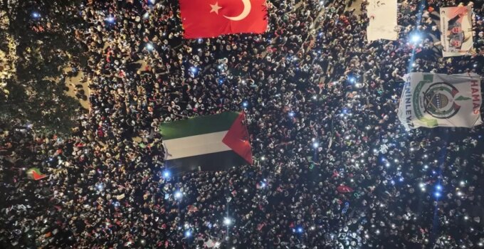 İstanbul’da binlerce kişi Gazze’ye umut ışığı olmak için yürüyor
