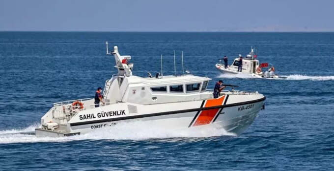 İzmir’de düzensiz göçmenler lastik bottan düştü: 4 ölü
