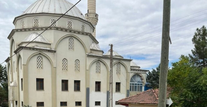 Kahreden olay! Cami kubbesinden düşüp hayatını kaybetti