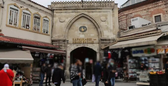 Kapalıçarşı’ya 1 milyar 250 milyonluk operasyon! 23 iş yeri basıldı, 40 kişi gözaltında