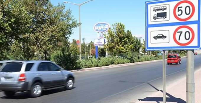 Karayollarındaki hız sınırlamaları yeniden düzenlenecek